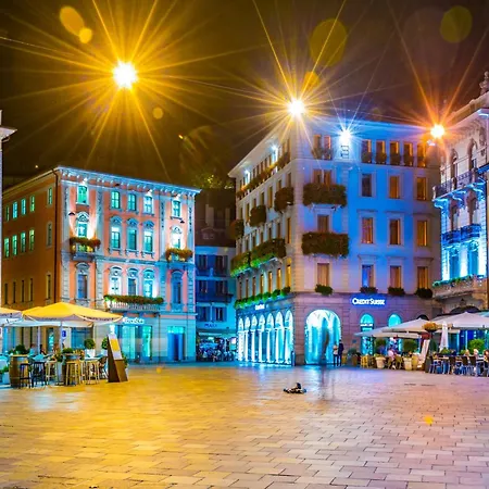 アパート In - Happy