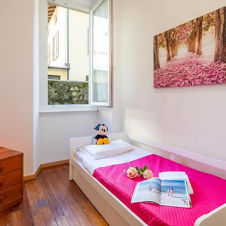 In - Happy Апартаменти